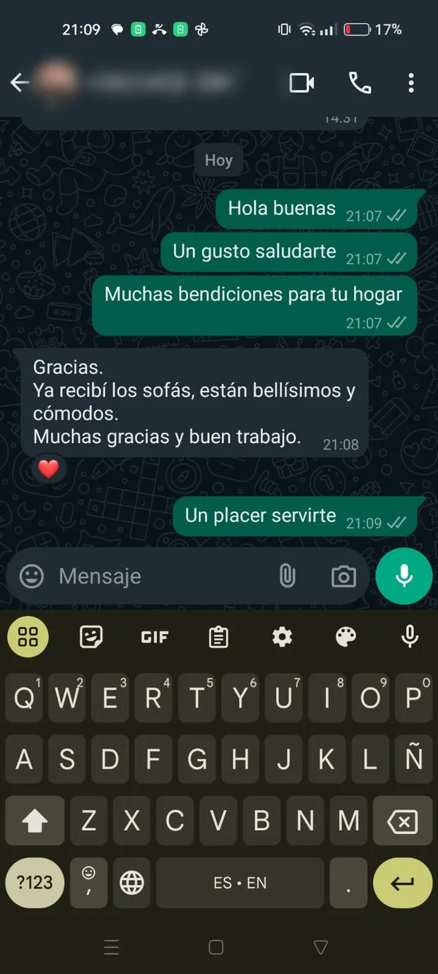 Mensaje de un cliente de Distrito Design: sofás recién recibidos