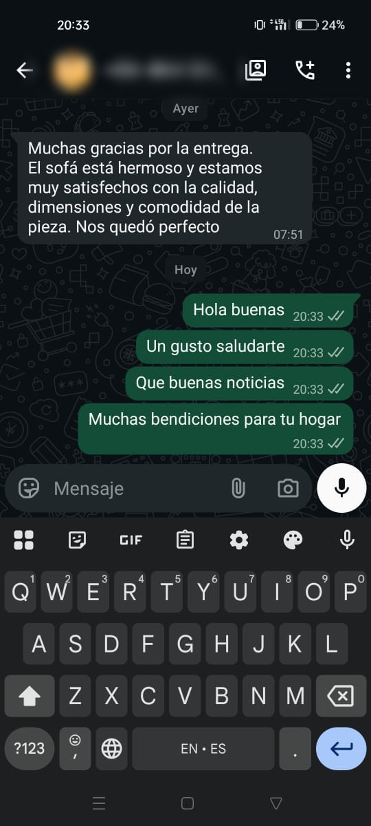 Conversación de WhatsApp: un cliente comenta la calidad, las dimensiones y la comodidad del sofá recibido